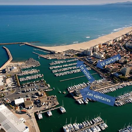 Voilier A Quai Au Calme Hotell Canet-en-Roussillon Exteriör bild